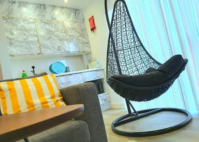 Great Studio Apartments - Netflix, Wifi, Digital Tv