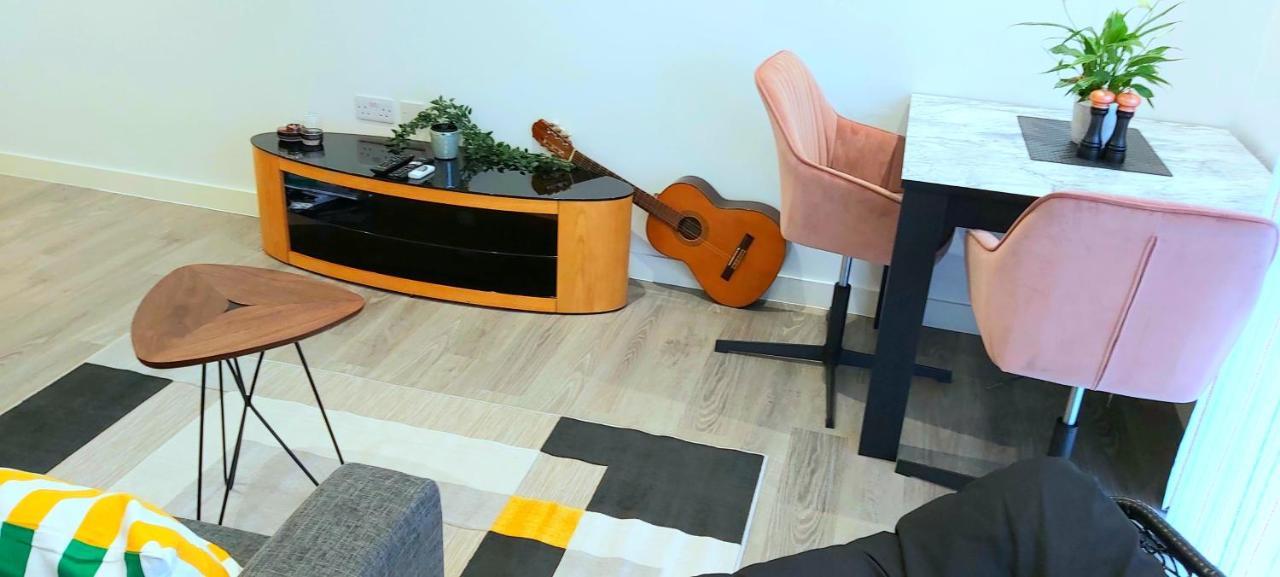 Great - Netflix, Wifi, Digital Tv Sheffield